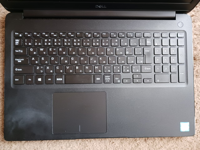 DELLノートパソコンDELL Latitude 3500の日本語キーボードとタッチパッドの全体画像