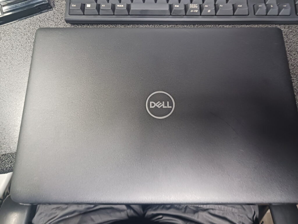 DELL Latitude 3500 外観 天板 中古パソコン 糸魚川市 早川スタイル