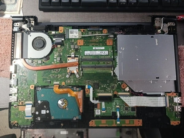Dynabook B65/M 内部 HDDとメモリ 糸魚川市 早川スタイル