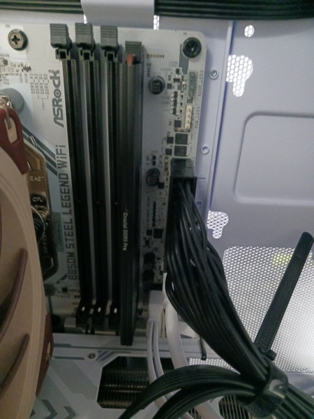 ASRock B850M Steel Legend WiFiのメモリスロットと24ピン電源 糸魚川市 早川スタイル